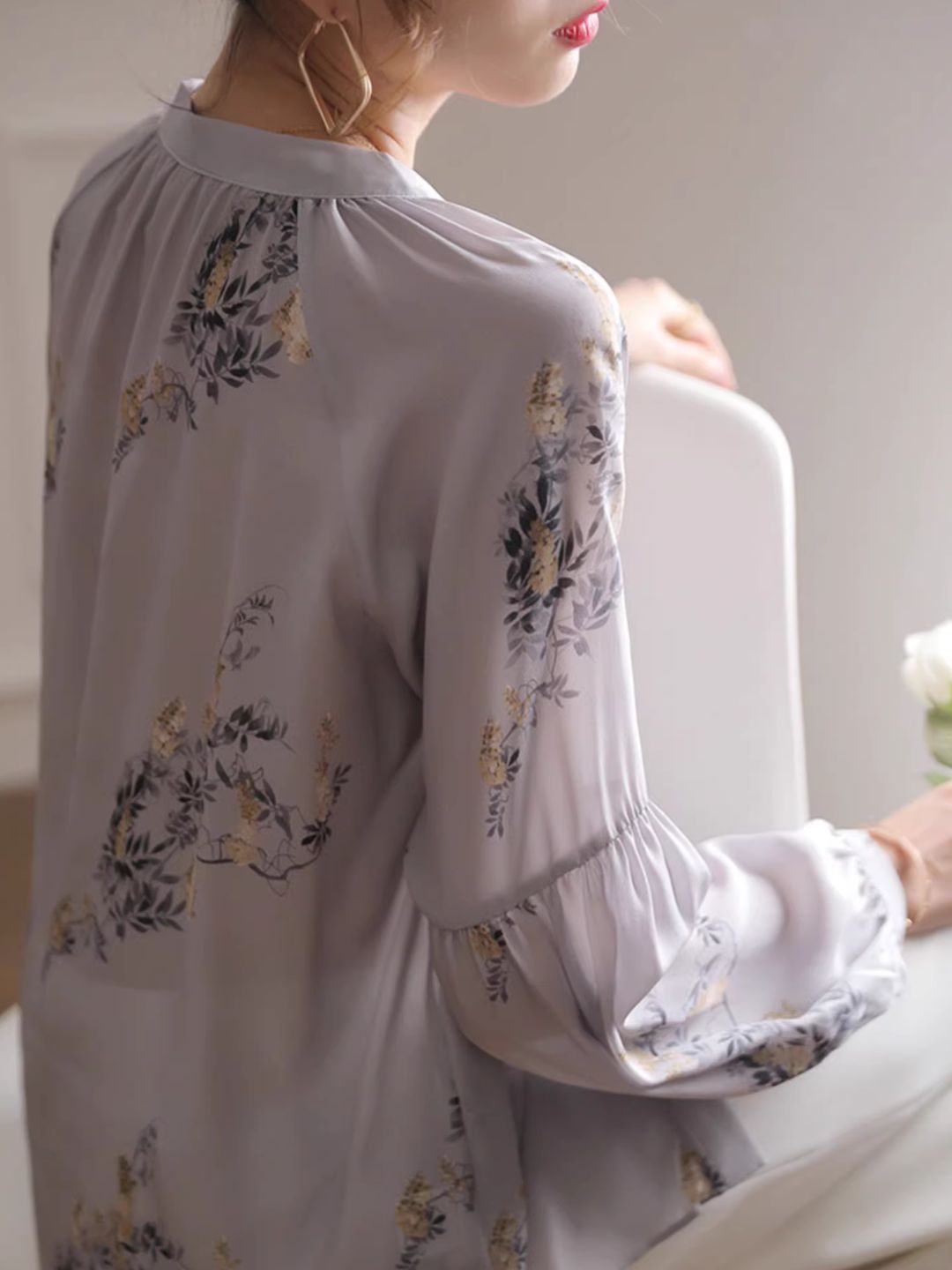 Loose-Fitting Lantern Shirt