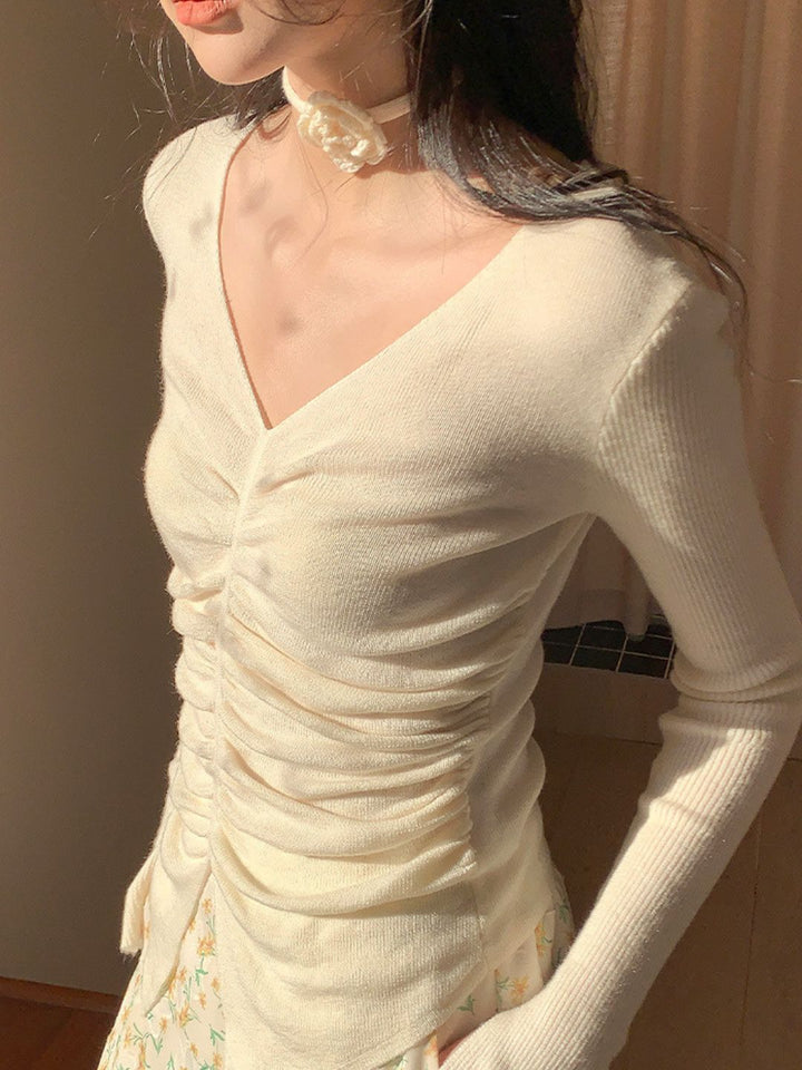 Pleated Slim Fit V-Neck Knitted