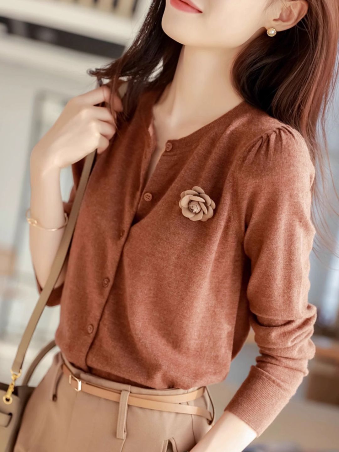 Round Neck Rose Knit Cardigan