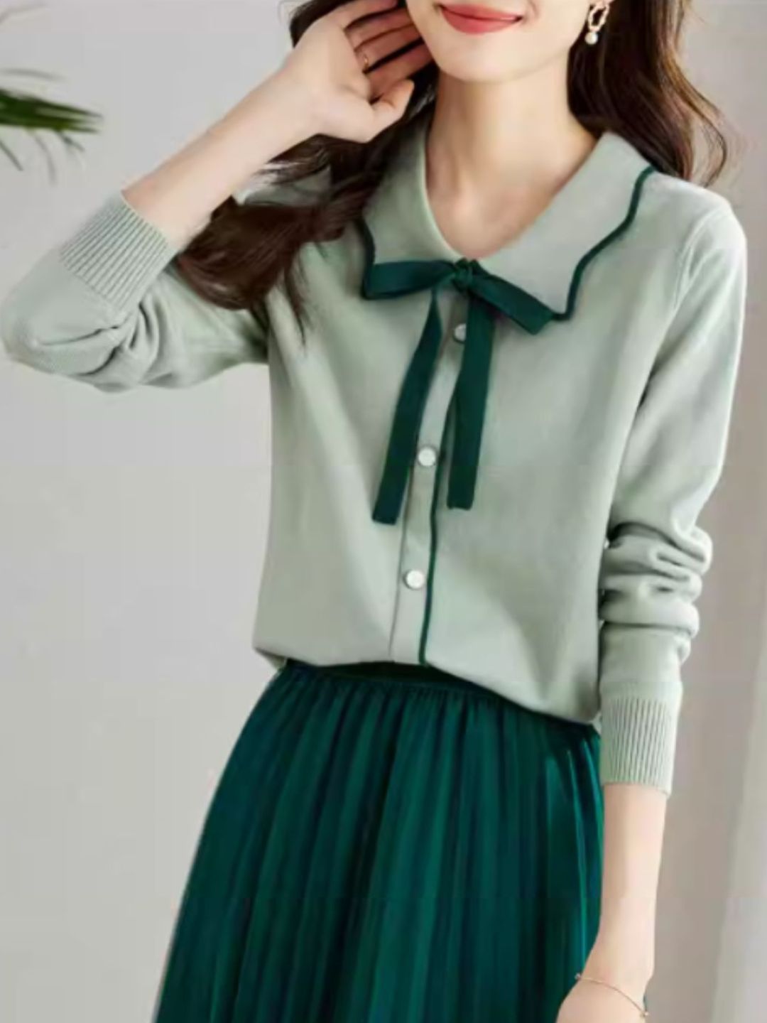 Doll Collar Contrast Bow Sweater