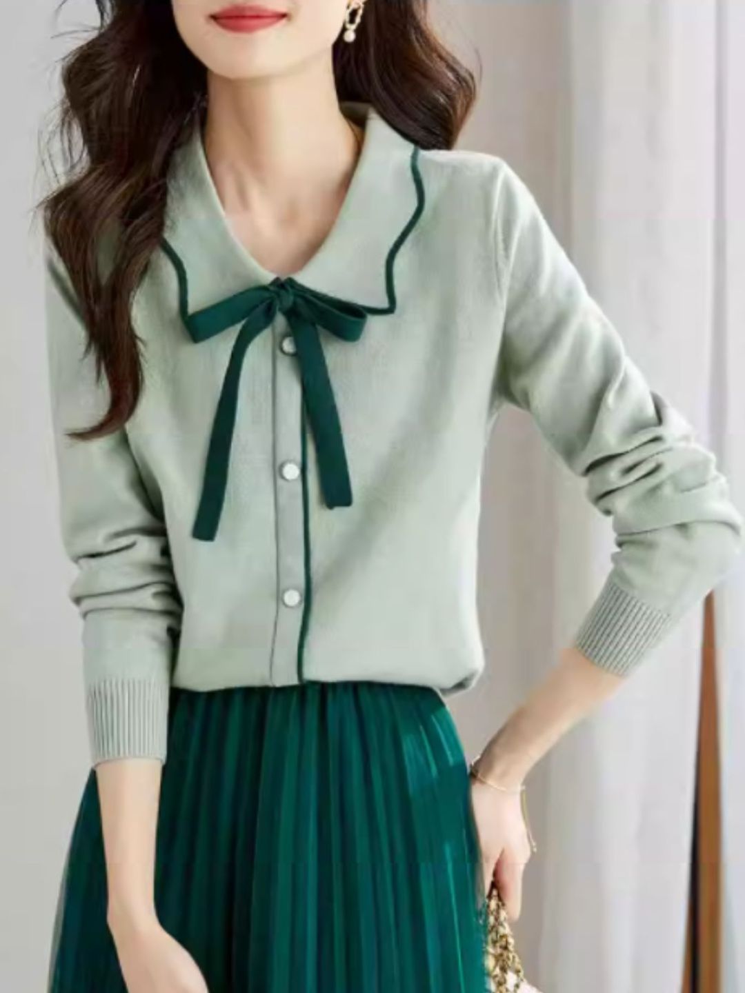 Doll Collar Contrast Bow Sweater