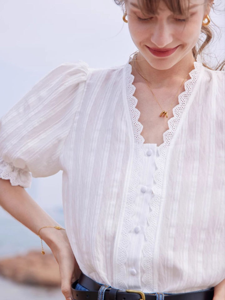 Lace V-neck Short-sleeved Shirt