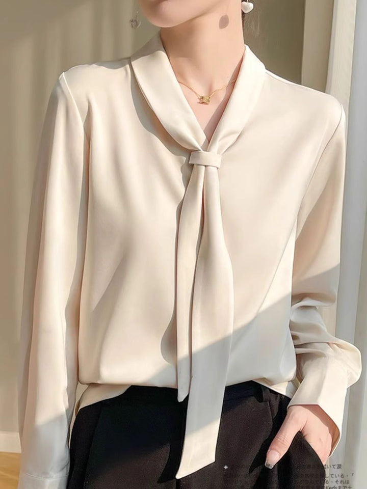 Elegant Long-Sleeved Shirt With Flowing Collar