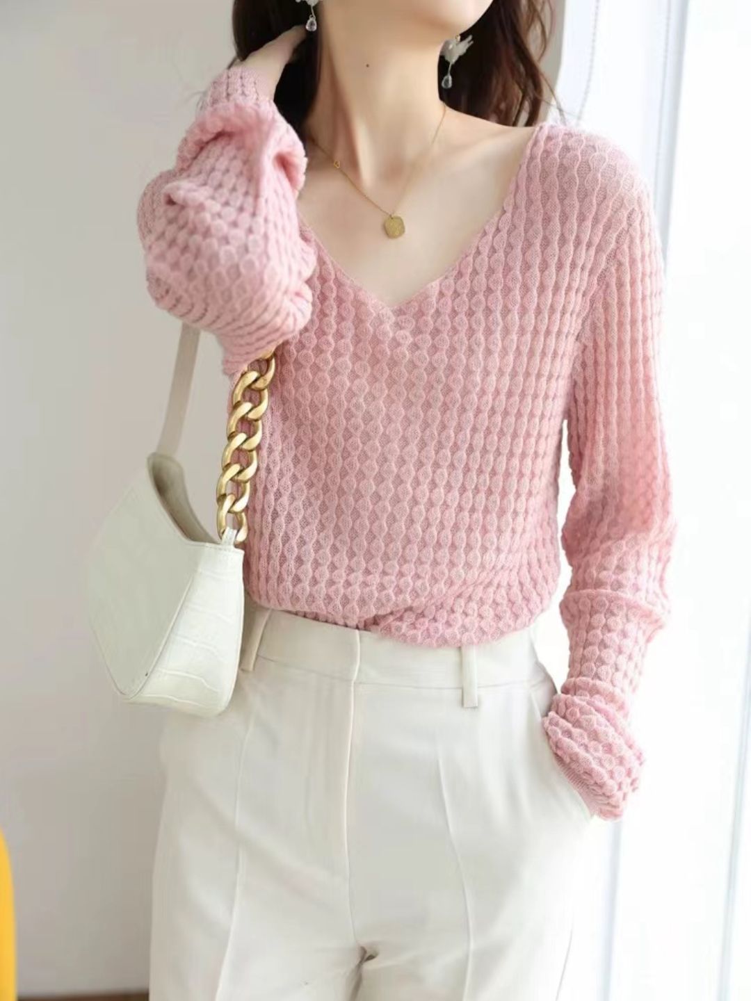Loose V-Neck Knitted Top