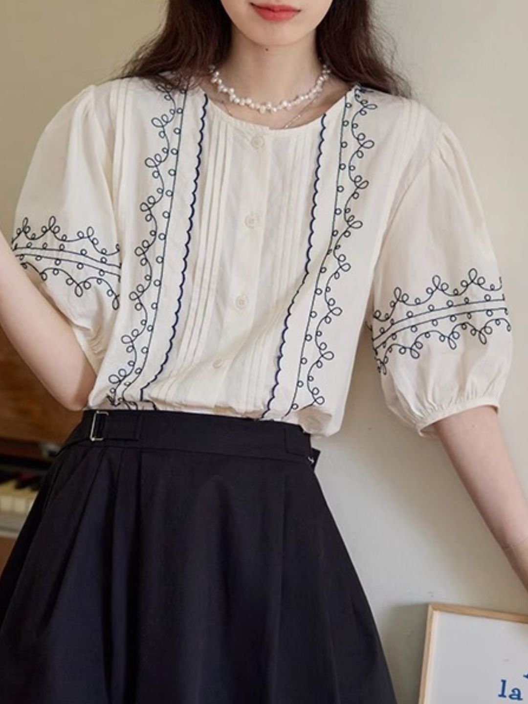 Crew Neck Embroidered Short Sleeve Shirt