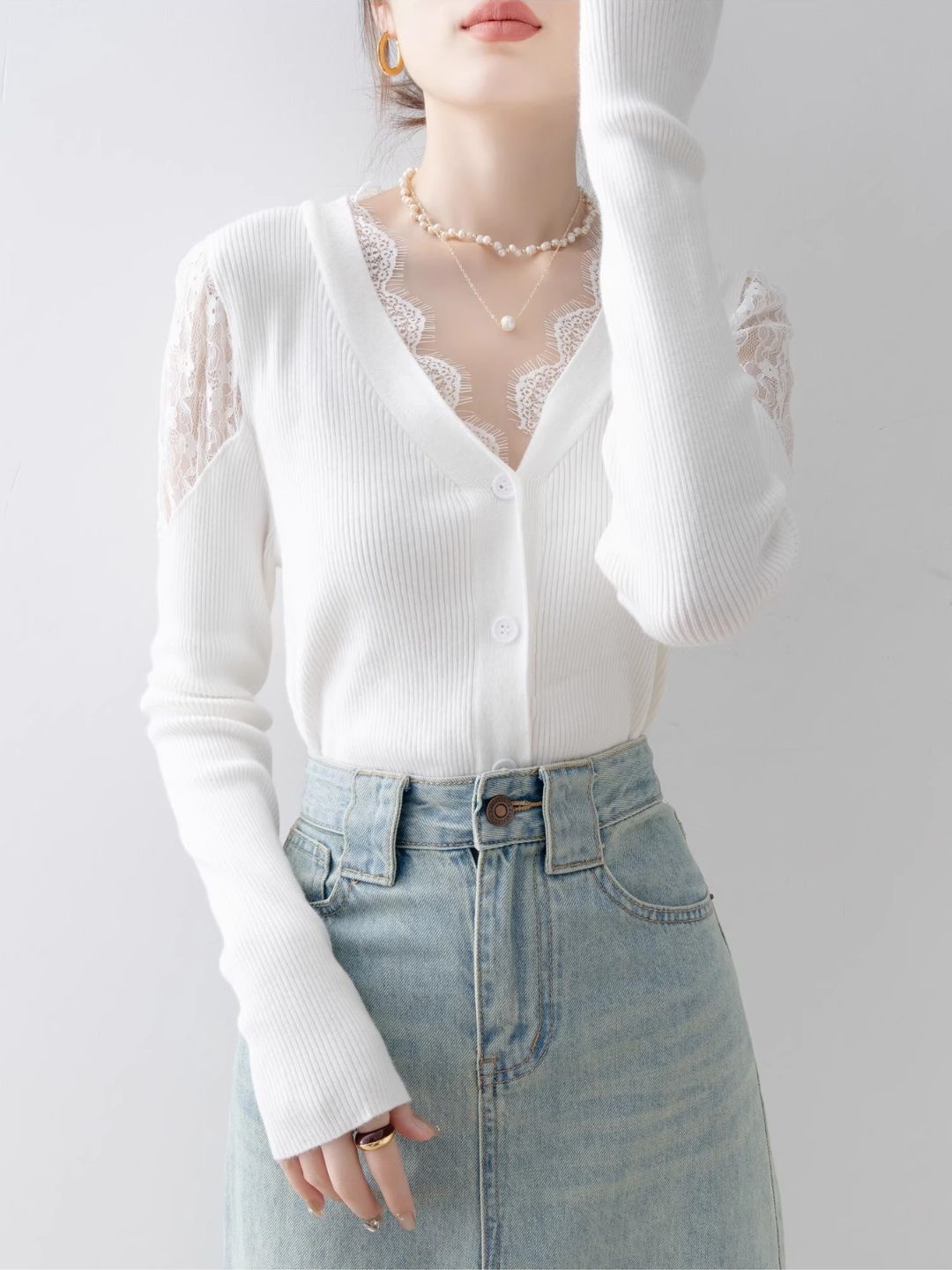 Slim Off-shoulder Lace Knitted Top