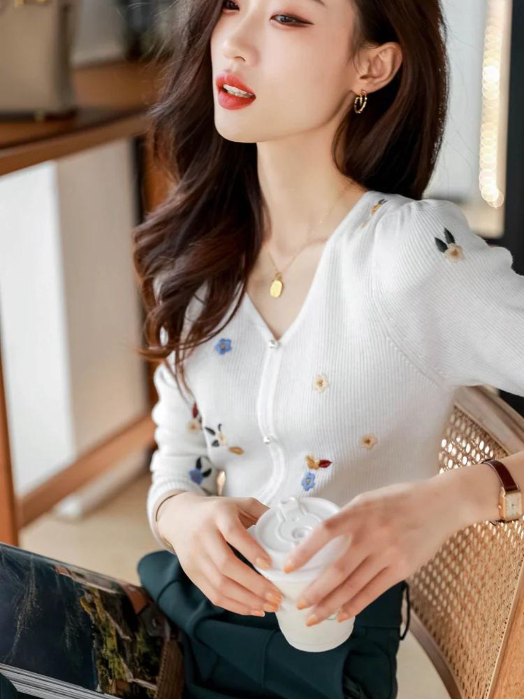 Embroidered Knitted V-neck Long-sleeved Top -Grey