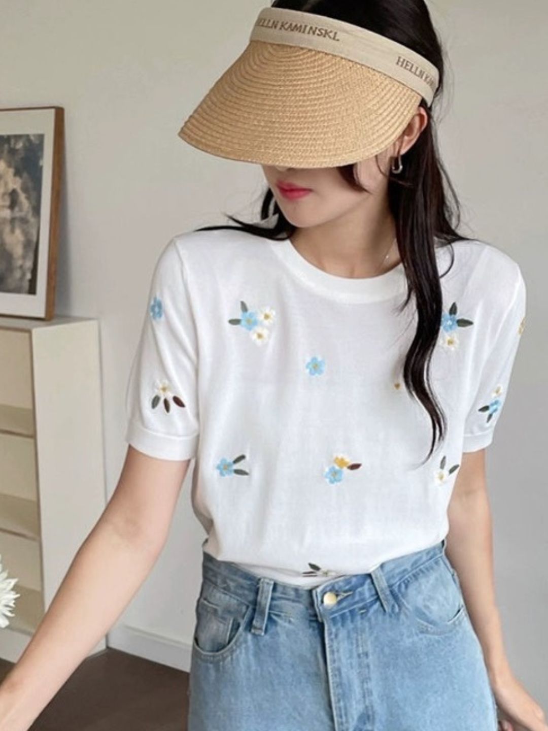 Crew Neck Embroidered Knitted Short Sleeves