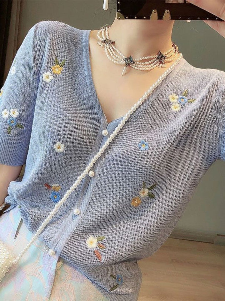 Embroidered Flower Knitted V-neck T-shirt