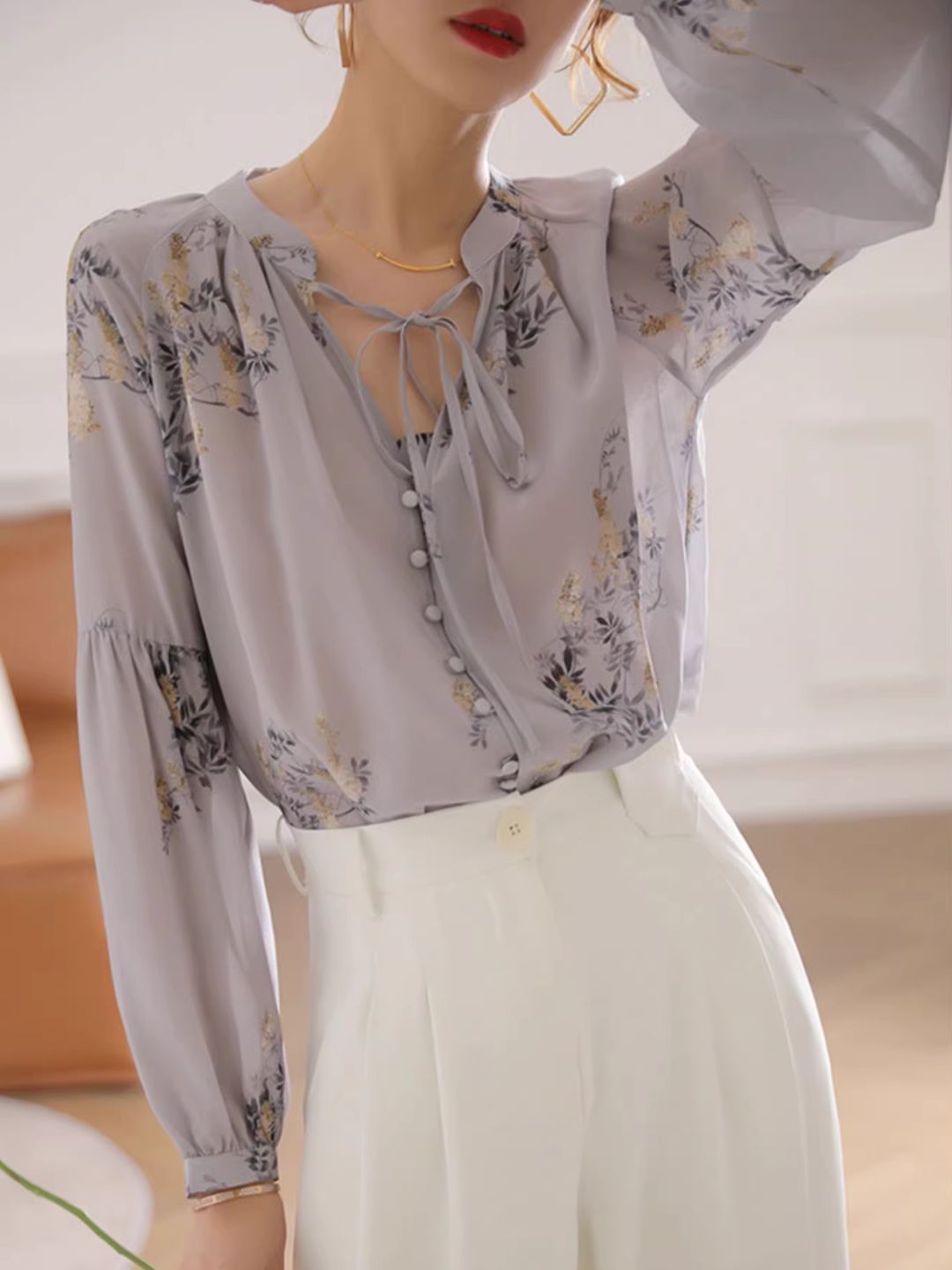 Loose-Fitting Lantern Shirt