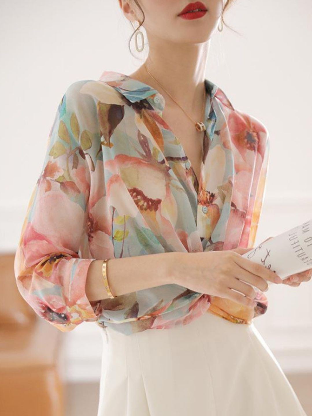 Loose V-Neck Printed Shirt