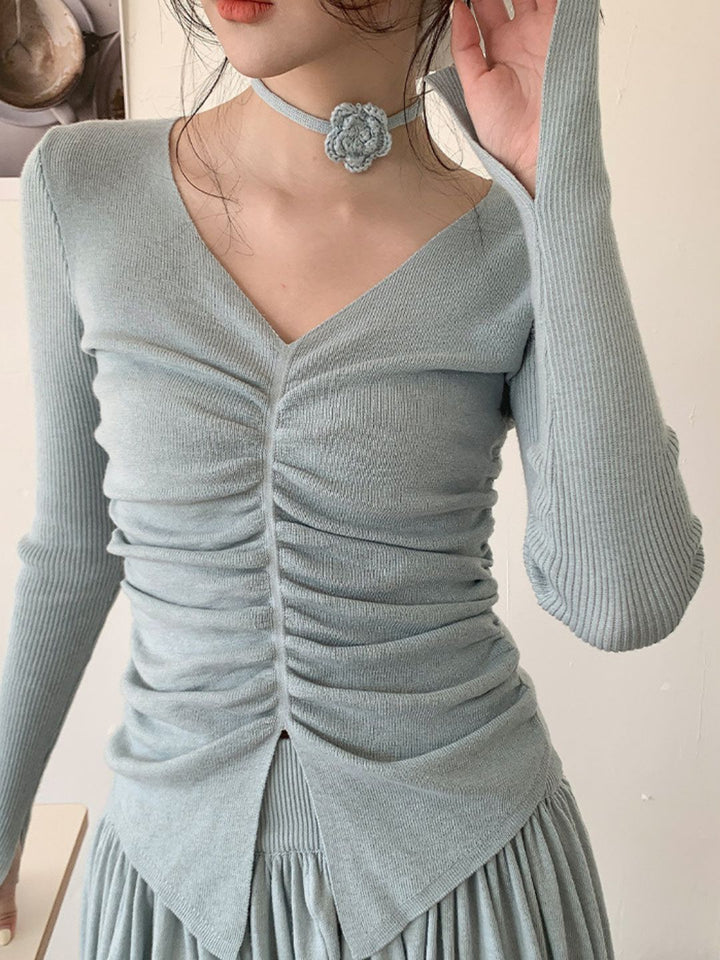 Pleated Slim Fit V-Neck Knitted