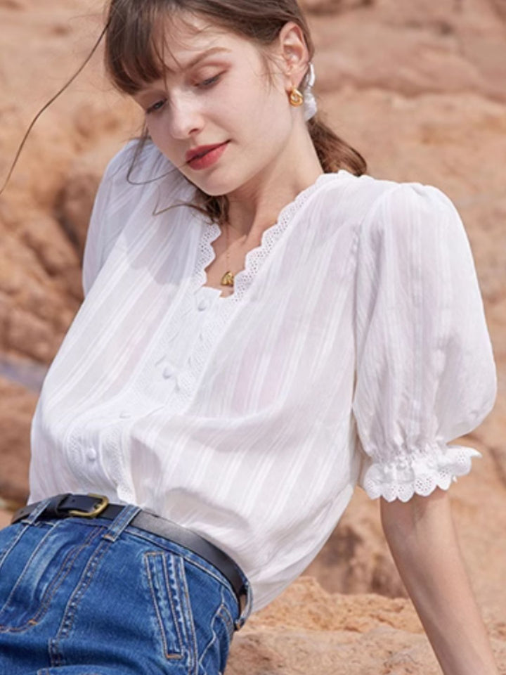 Lace V-neck Short-sleeved Shirt