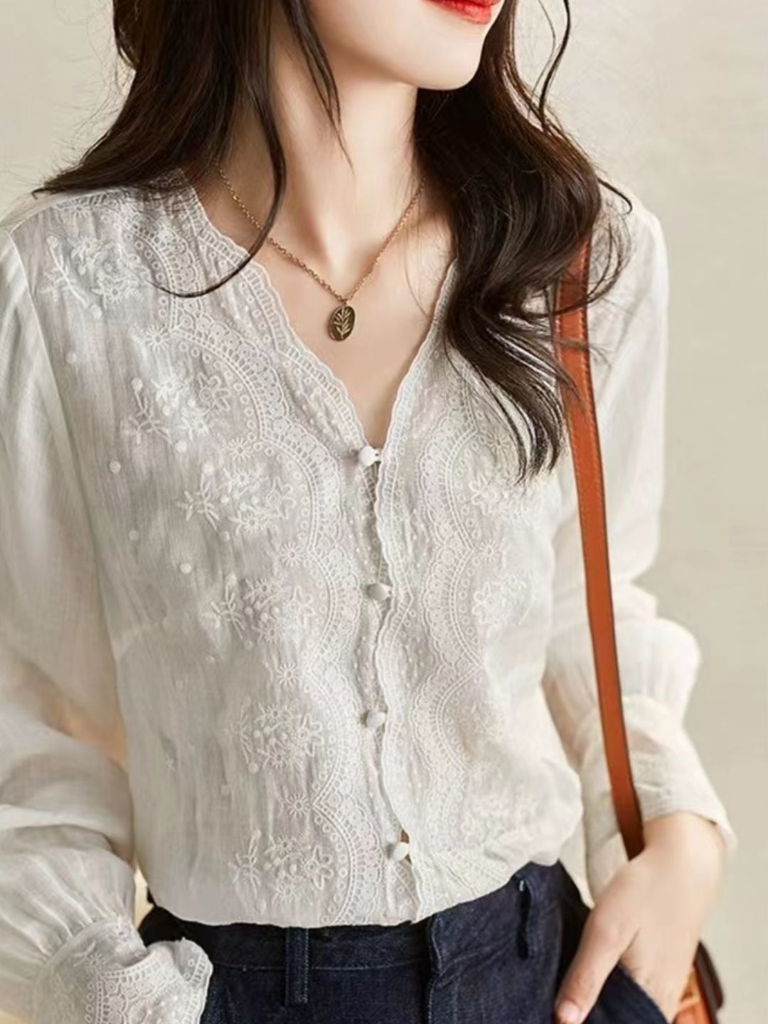 Simple Design V-Neck Shirt White