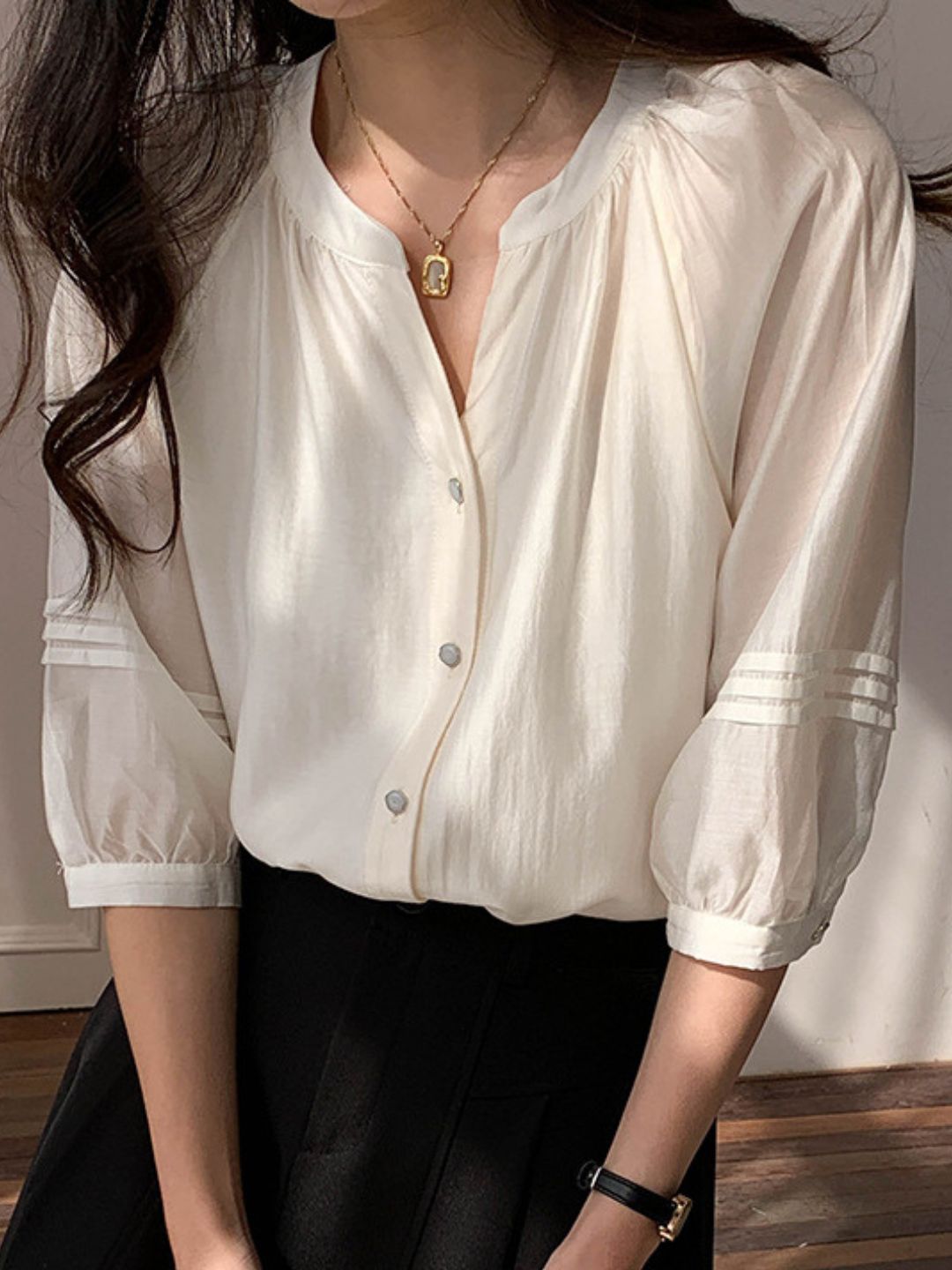 Casual V-Neck Pleated Top