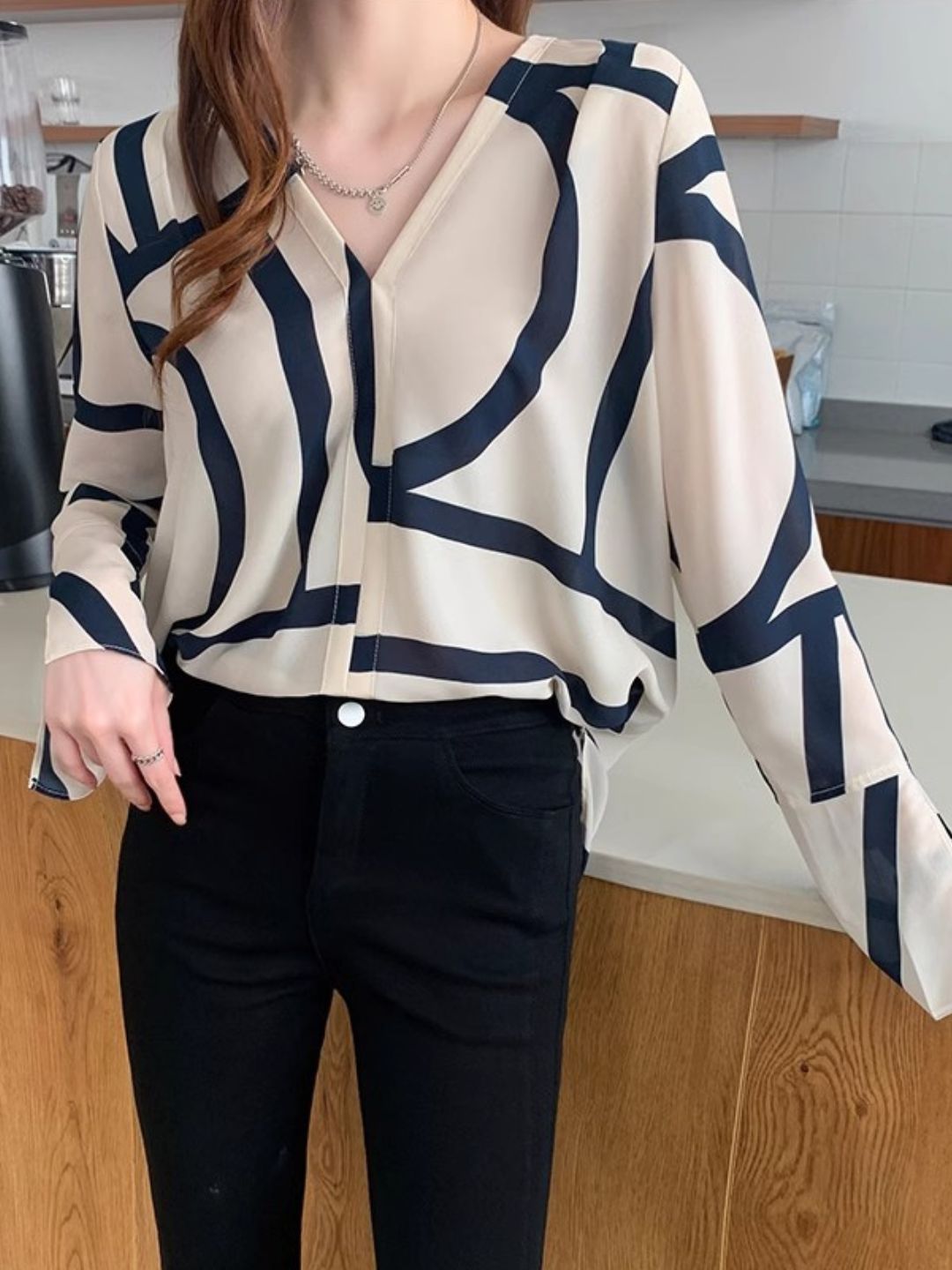 V-neck Fashionable Chiffon Shirt