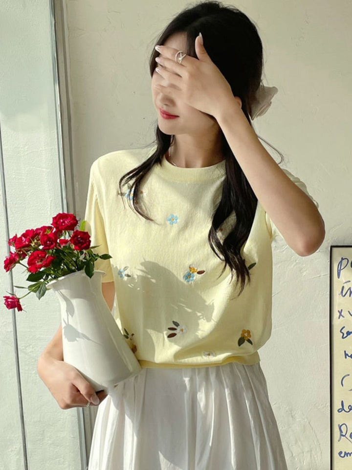 Crew Neck Embroidered Knitted Short Sleeves - Pink