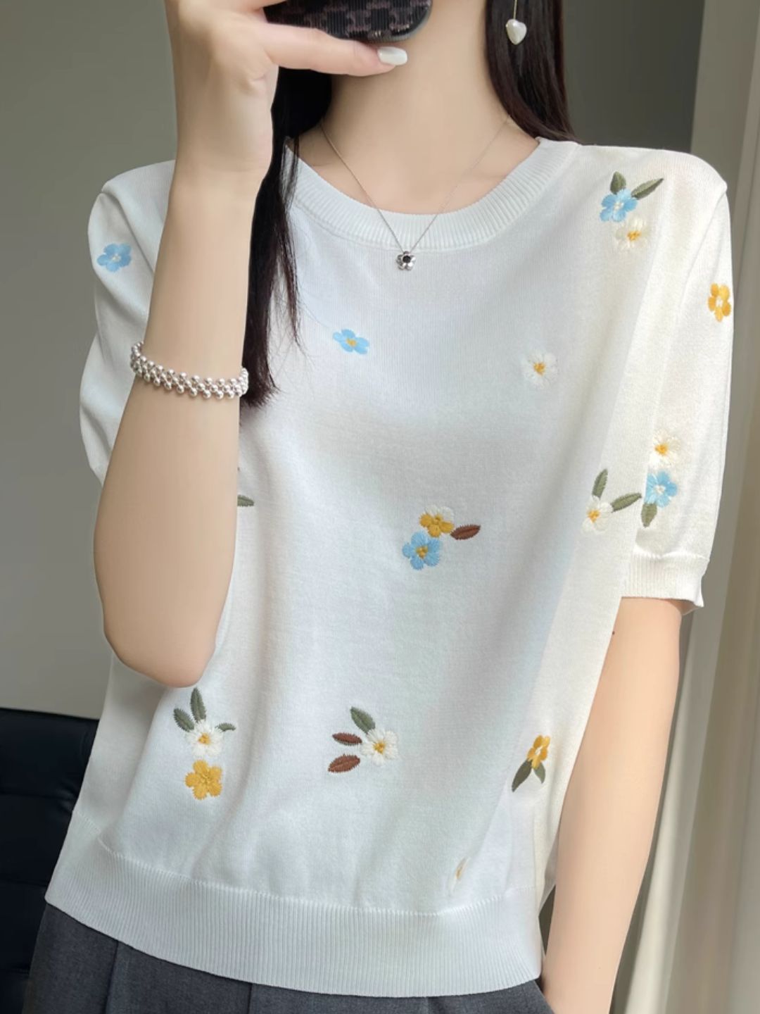 Crew Neck Embroidered Knitted Short Sleeves