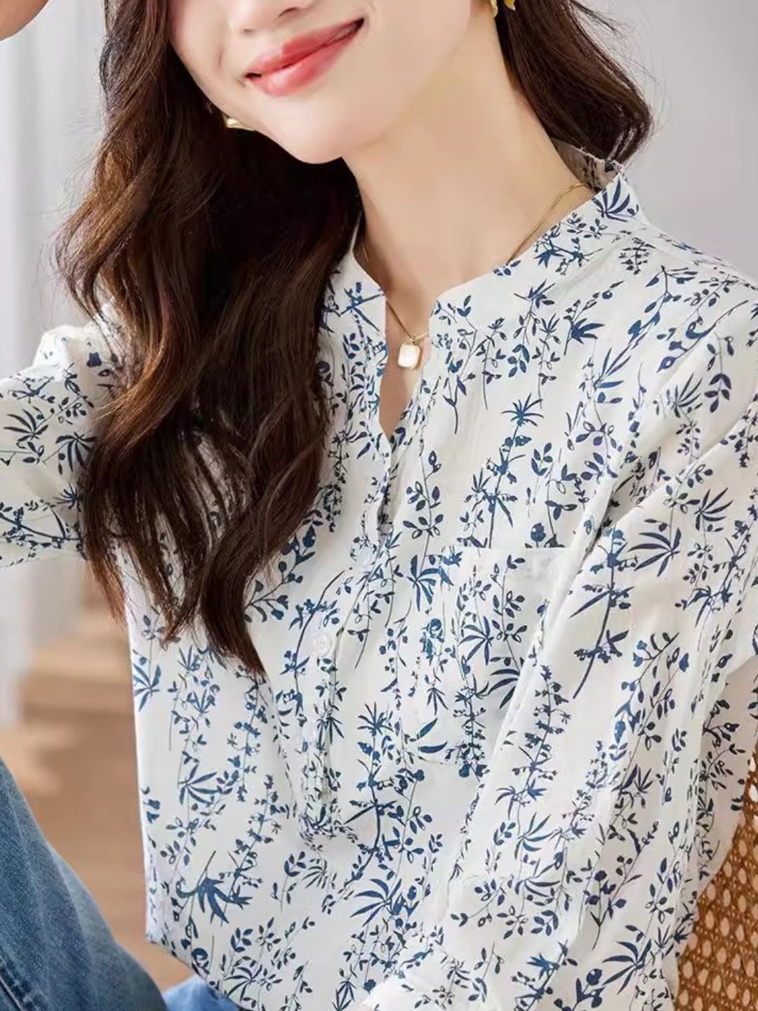 Floral Short Sleeve Blue and White Porcelain Shirt