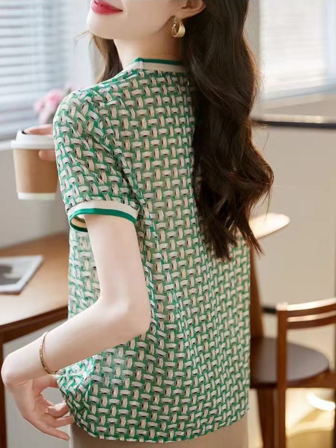 Retro Crew Neck Contrast Top