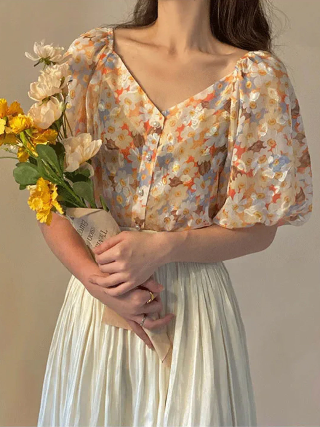 V-neck Puff Sleeve Short Sleeves