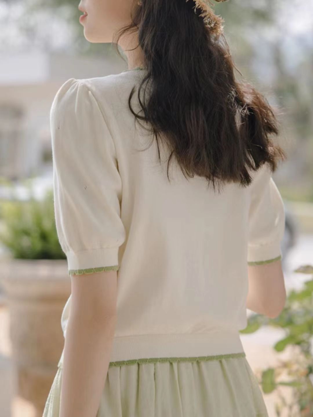 Contrast Color Crew Neck Embroidered Shirt