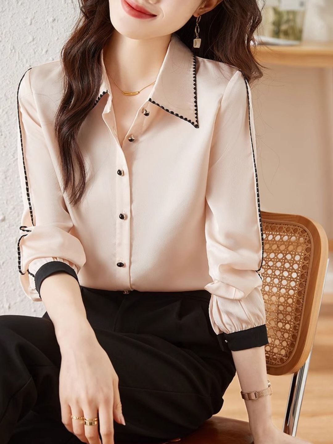 Gentle Commuting Chiffon Shirt