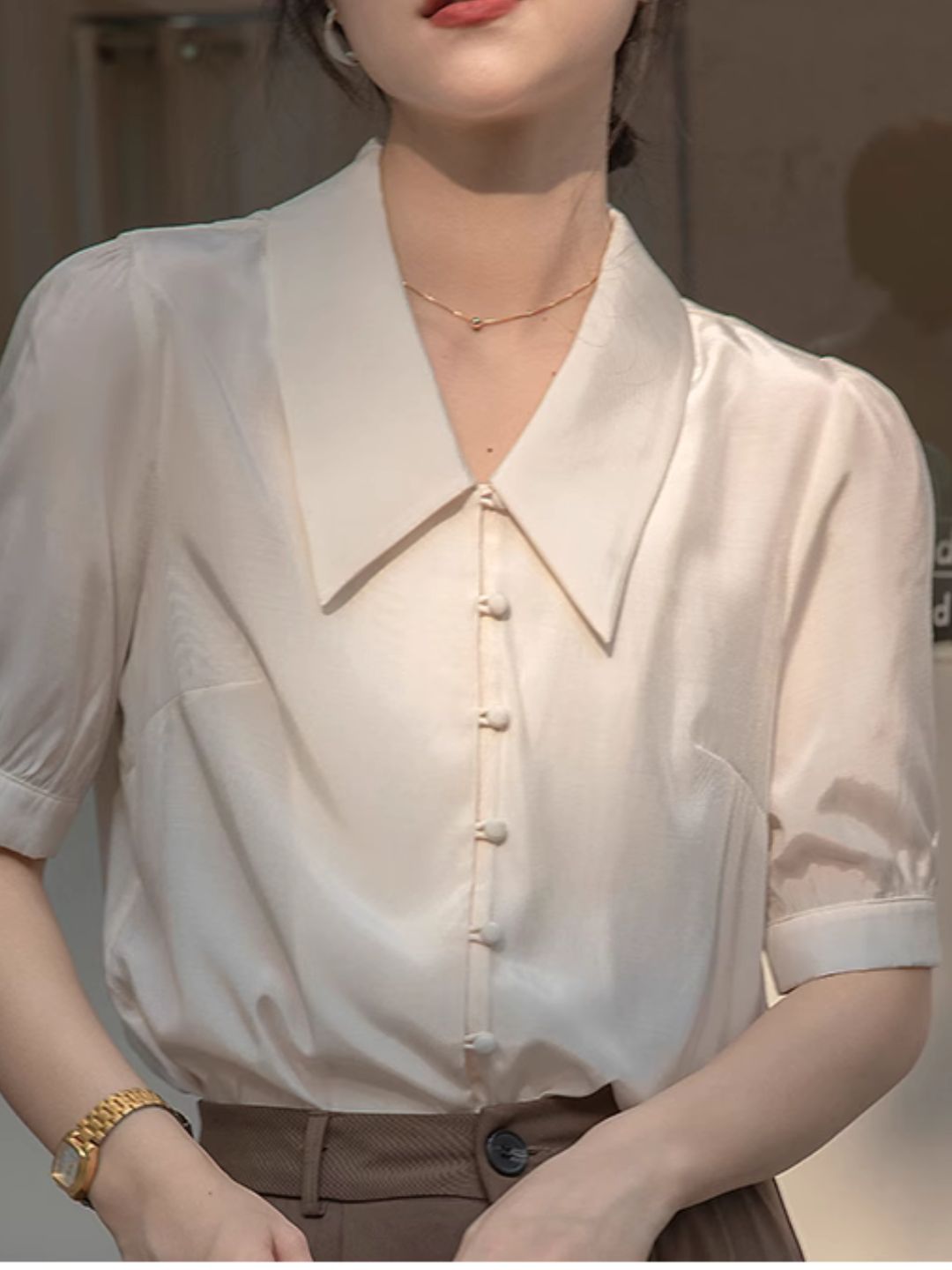 V-neck Puff Sleeve Top