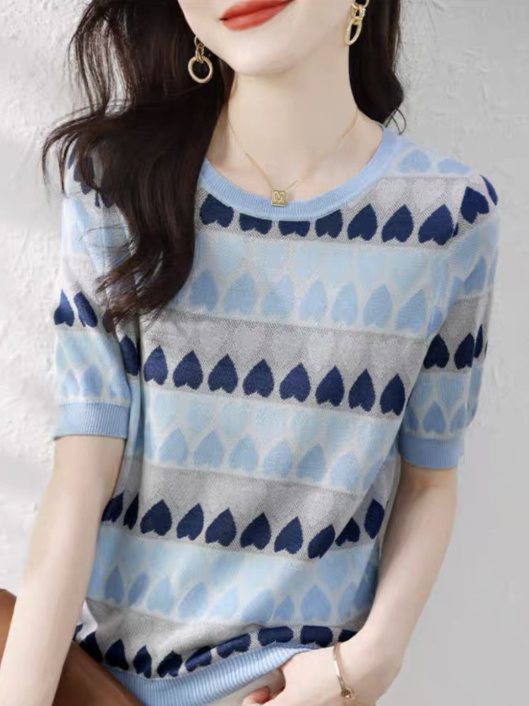 Loose Crew Neck Heart Print Knit Top