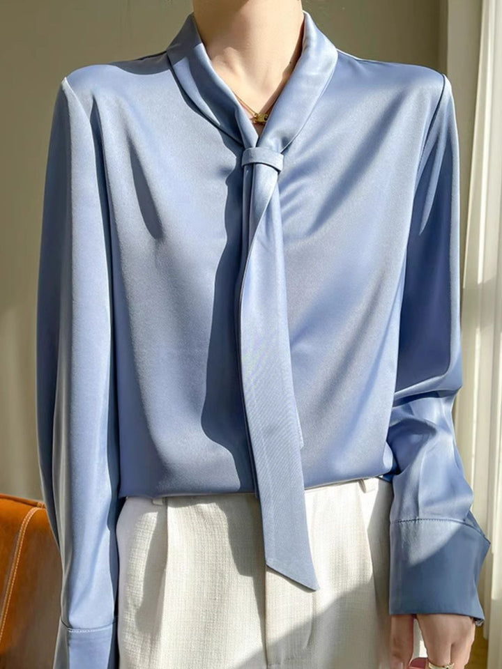 Elegant Long-Sleeved Shirt With Flowing Collar