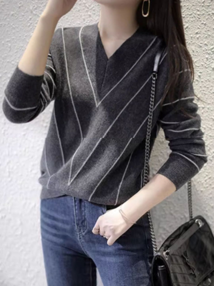 Fashionable V-neck Long-sleeved Sweater
