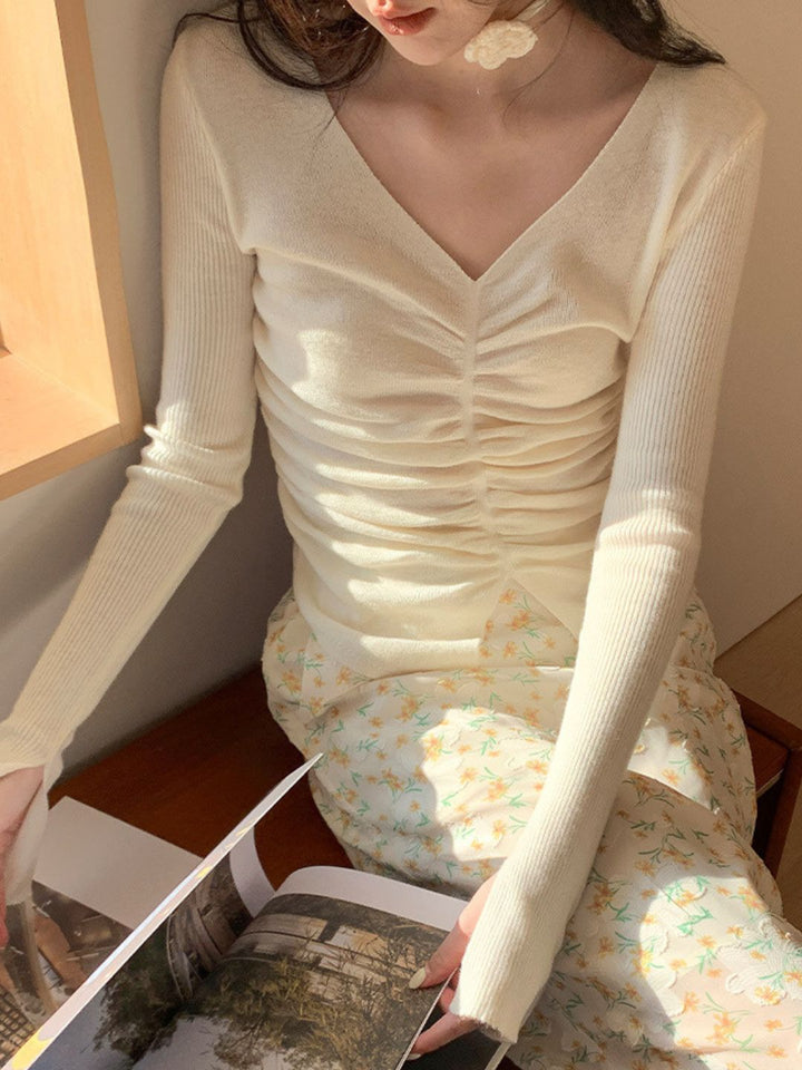 Pleated Slim Fit V-Neck Knitted