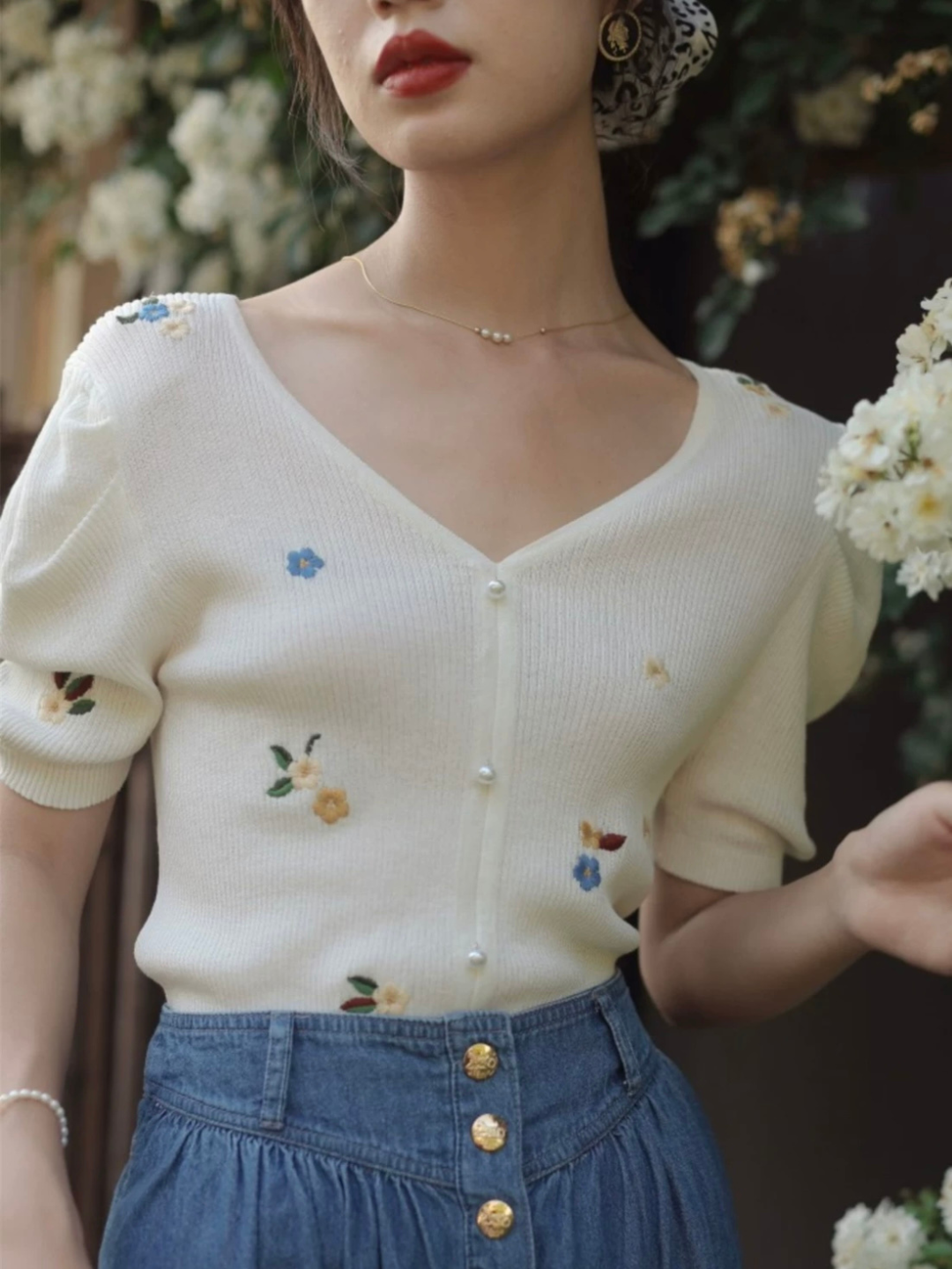 Embroidered Flower Knitted V-neck T-shirt - Green