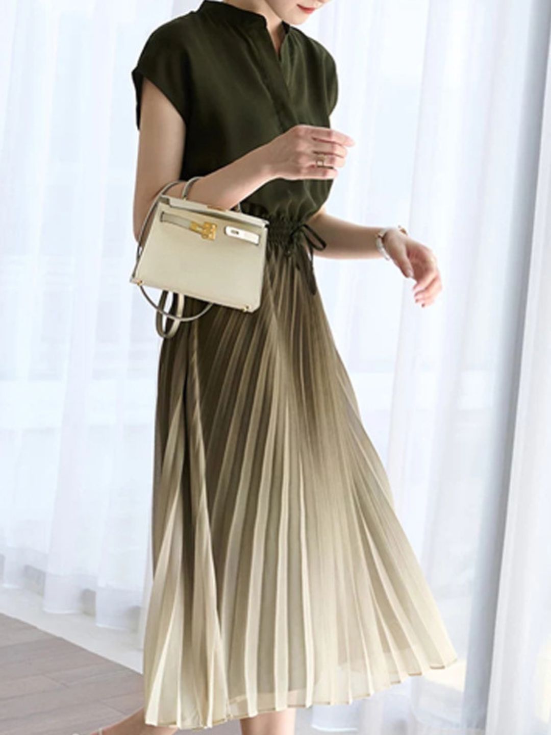 Flowy Gradient Elastic Waist Dress