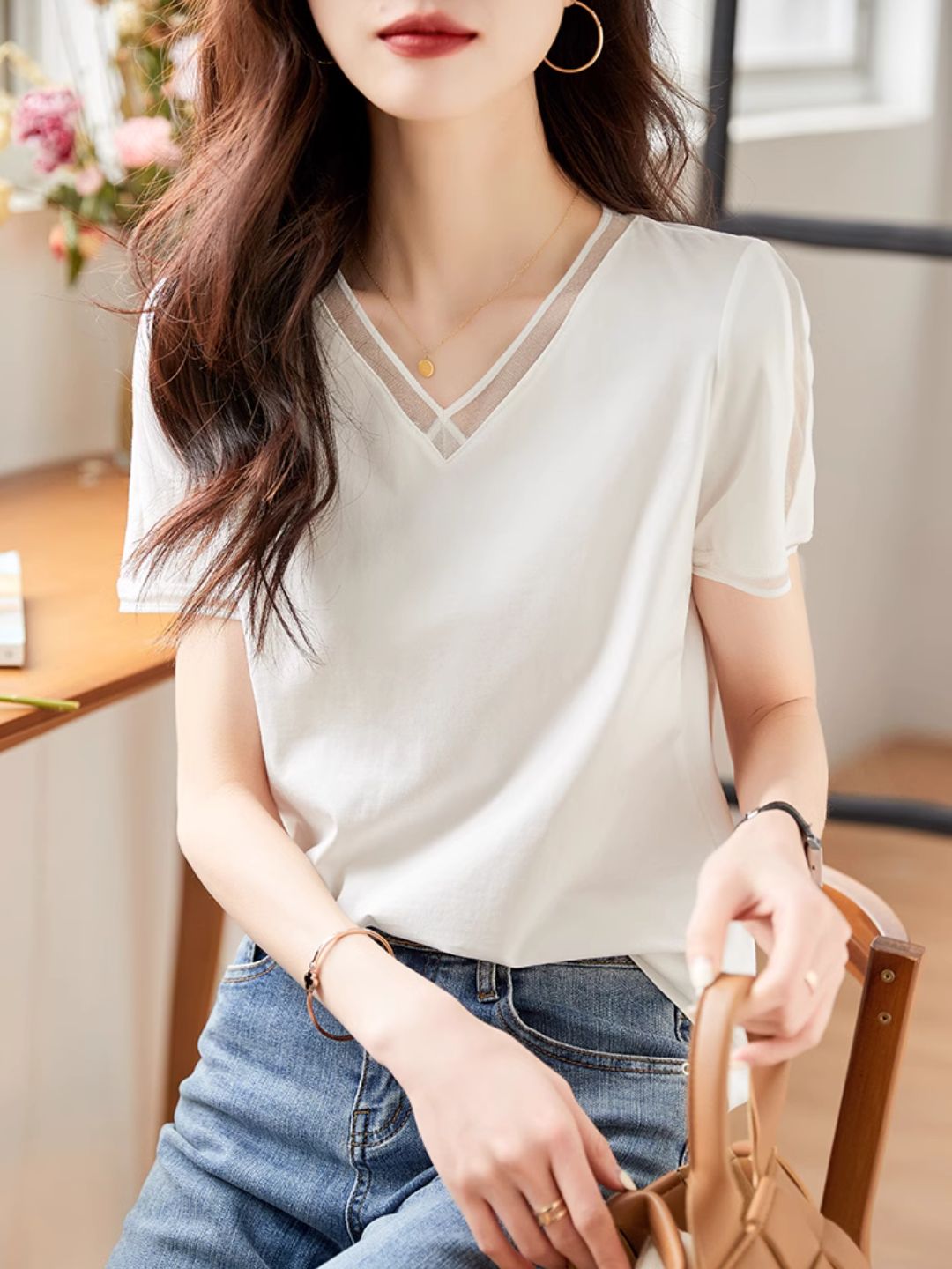 All-match V-neck White Short-sleeved