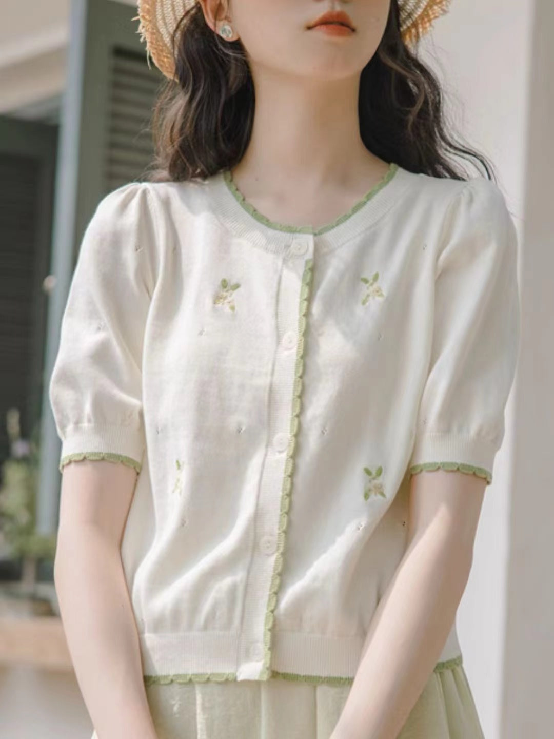 Contrast Color Crew Neck Embroidered Shirt