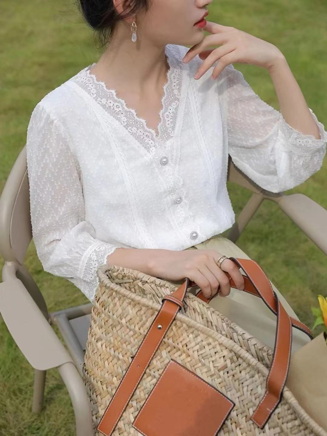 V-neck Chic Lace Chiffon Shirt