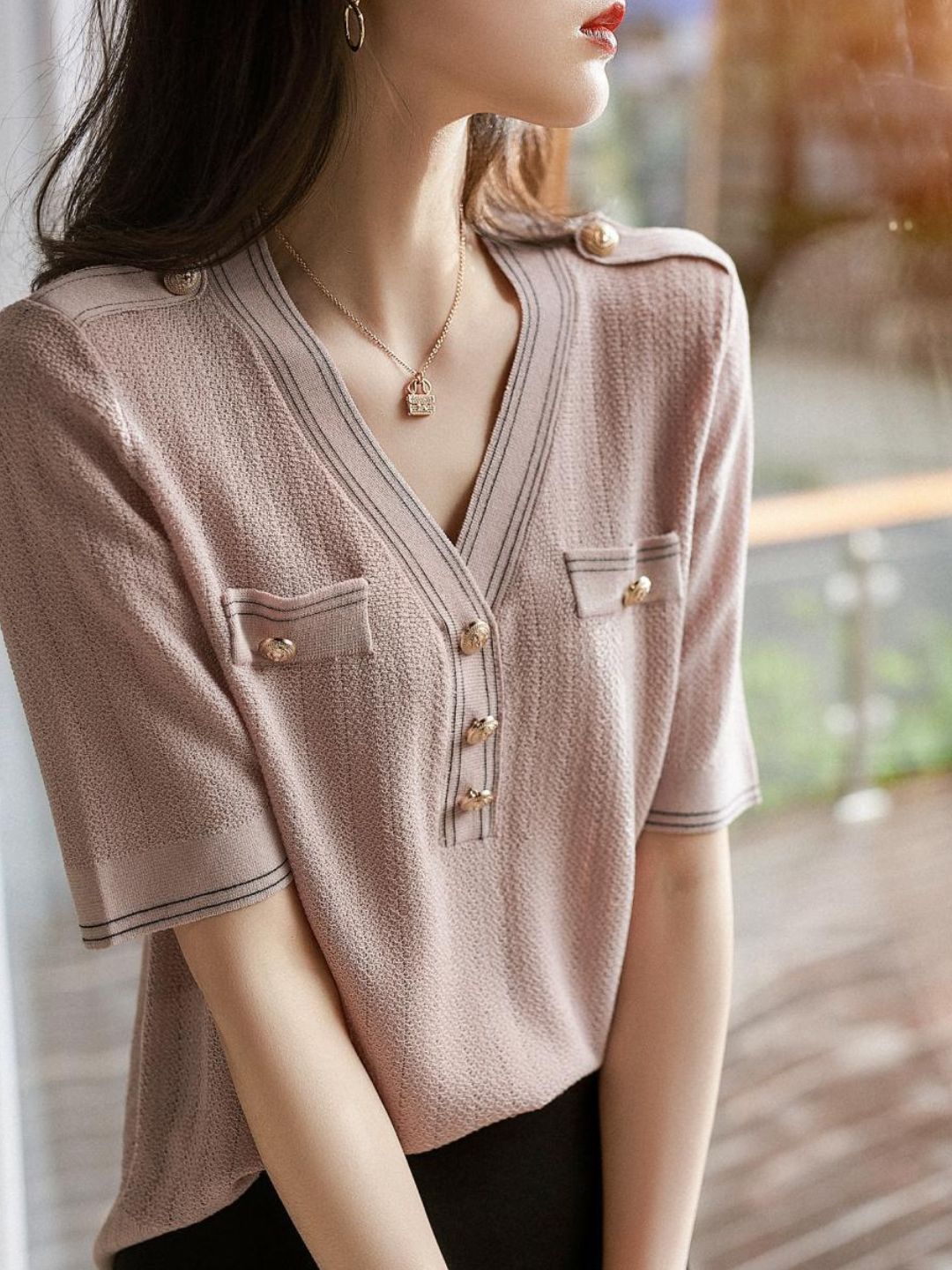 Retro V-Neck Knitted Thin Top