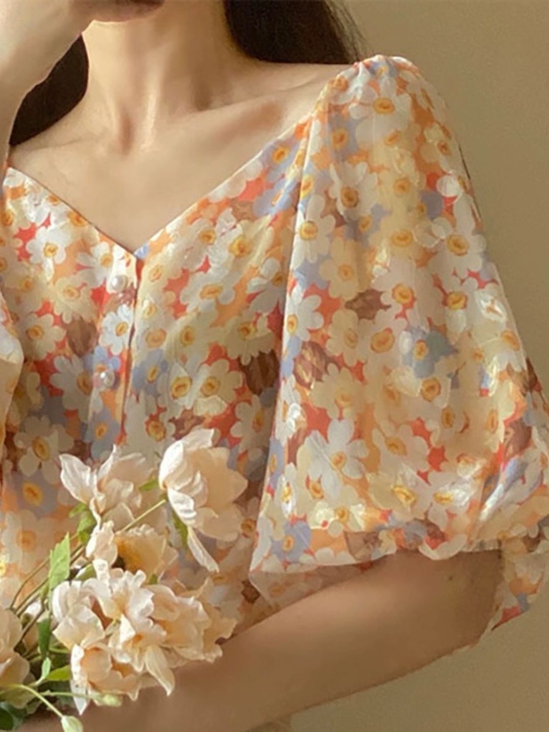 V-neck Puff Sleeve Short Sleeves