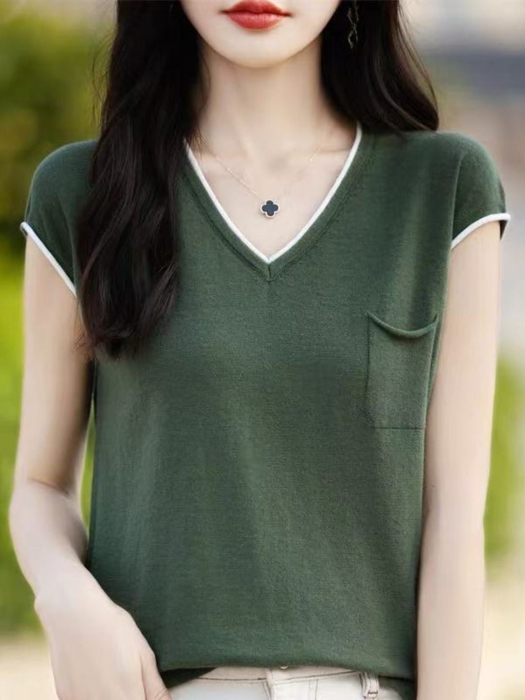 Loose V-Neck Knitted Contrast Top