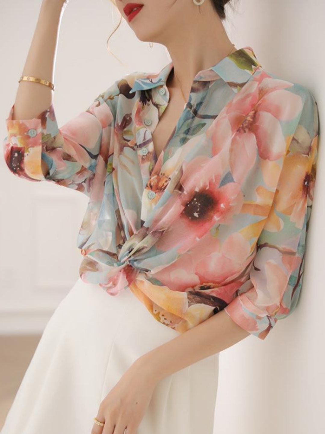 Loose V-Neck Printed Shirt