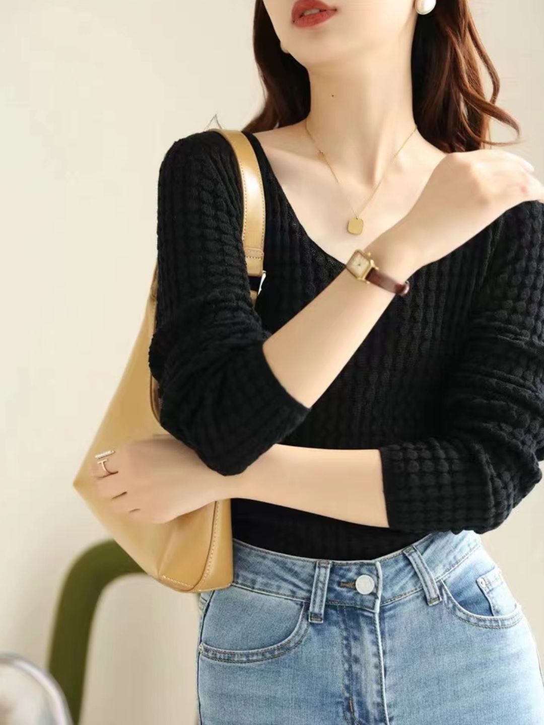 Loose V-Neck Knitted Top