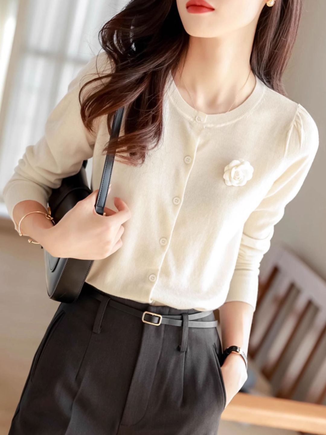 Round Neck Rose Knit Cardigan