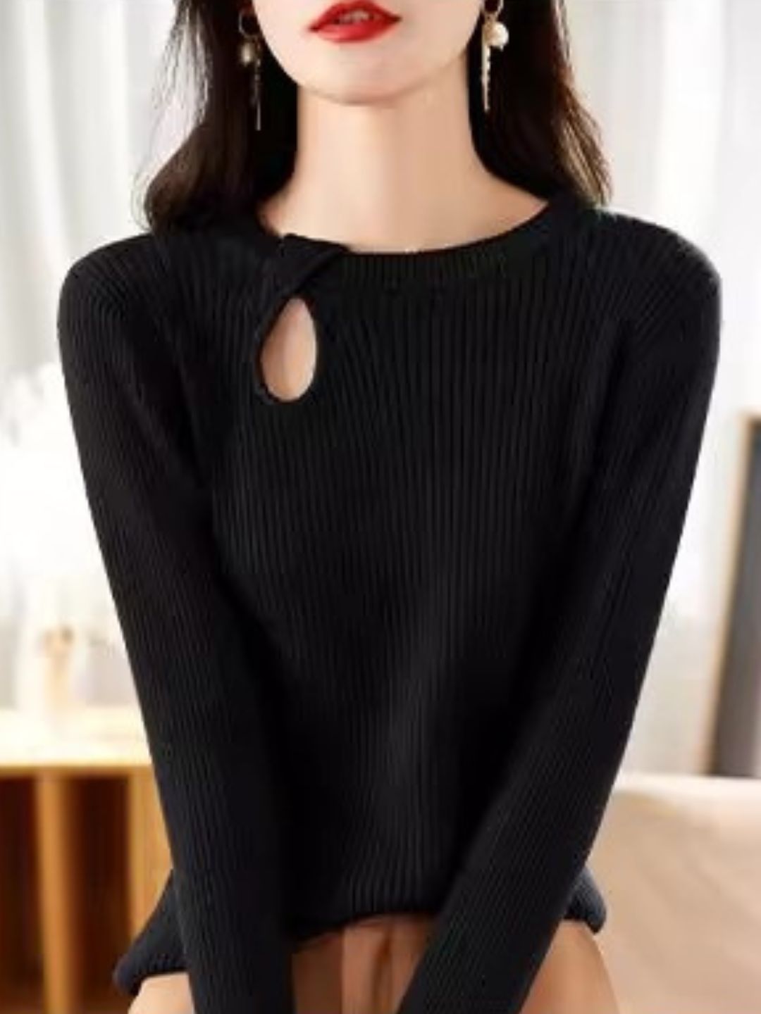 Round Neck Hollow Pullover Sweater