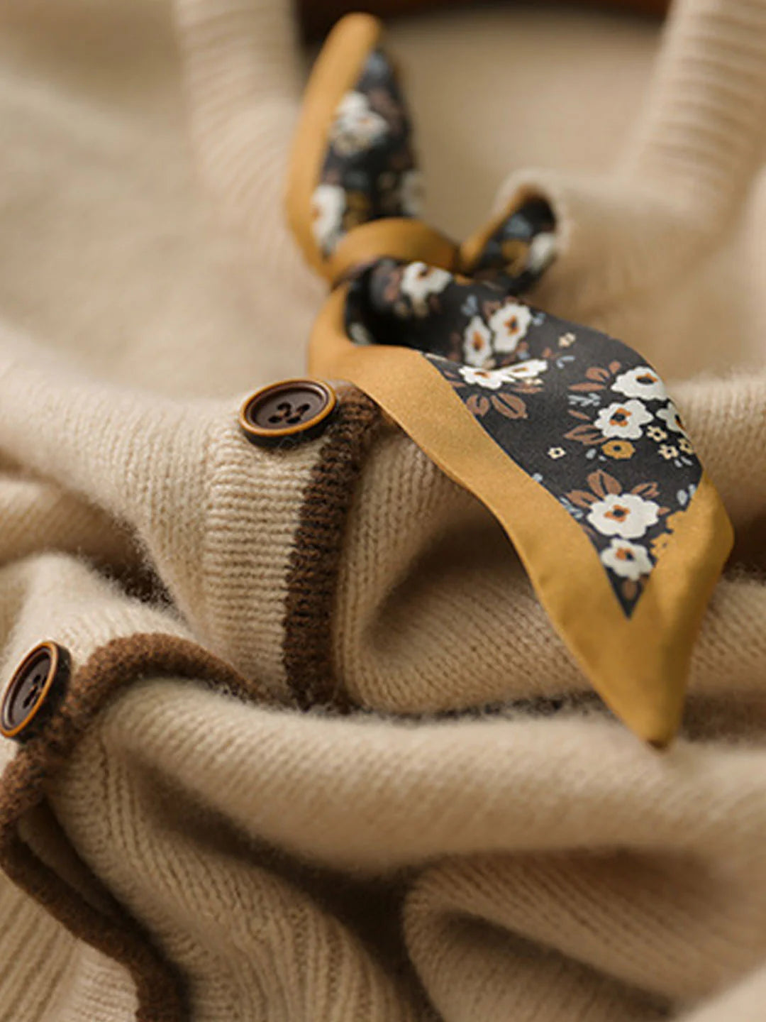 Vintage Crew Neck knitted Cardigan