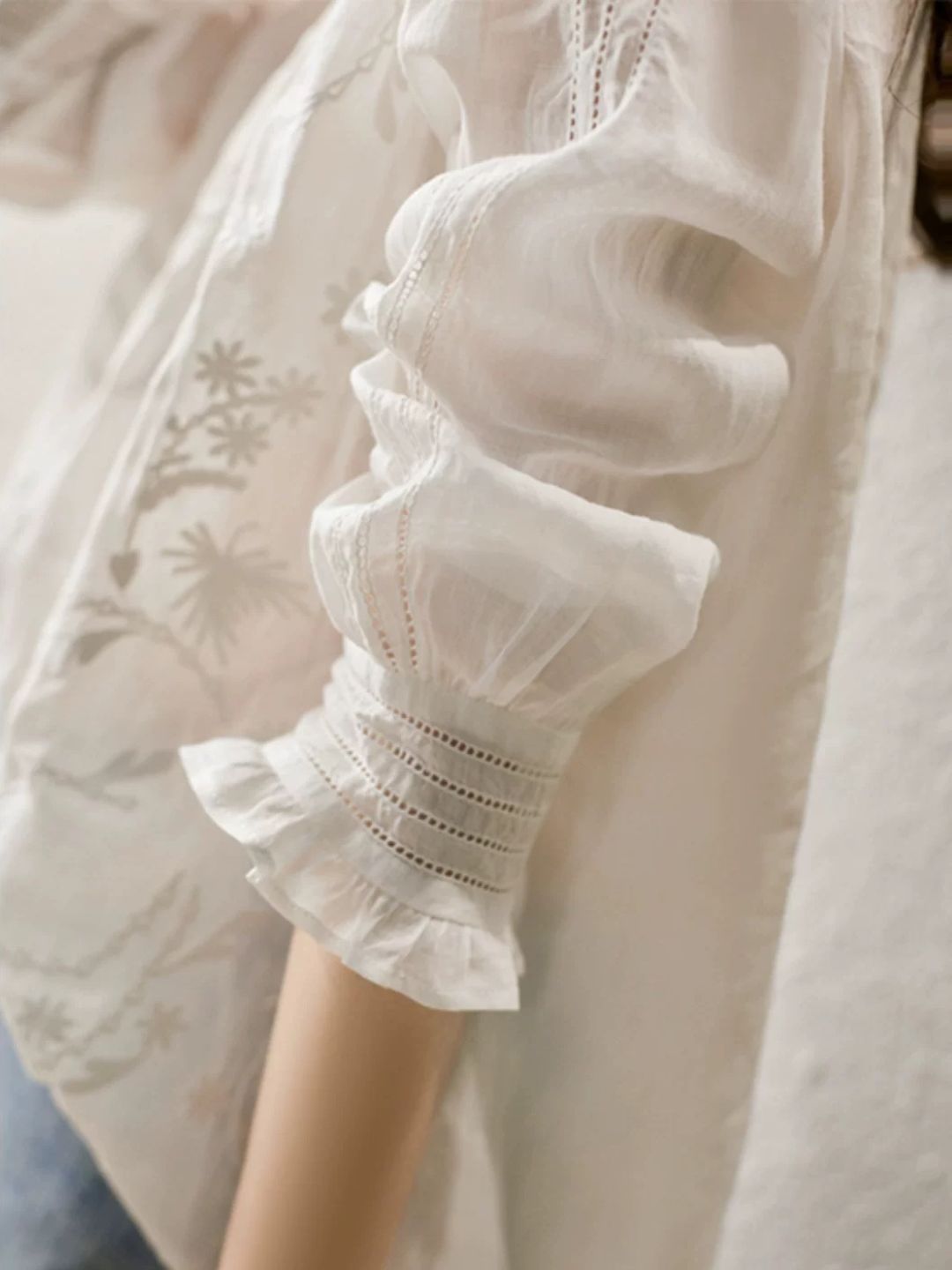 Classic Embroidered Round Neck Puff Sleeve Top