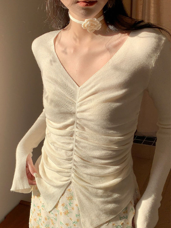 Pleated Slim Fit V-Neck Knitted