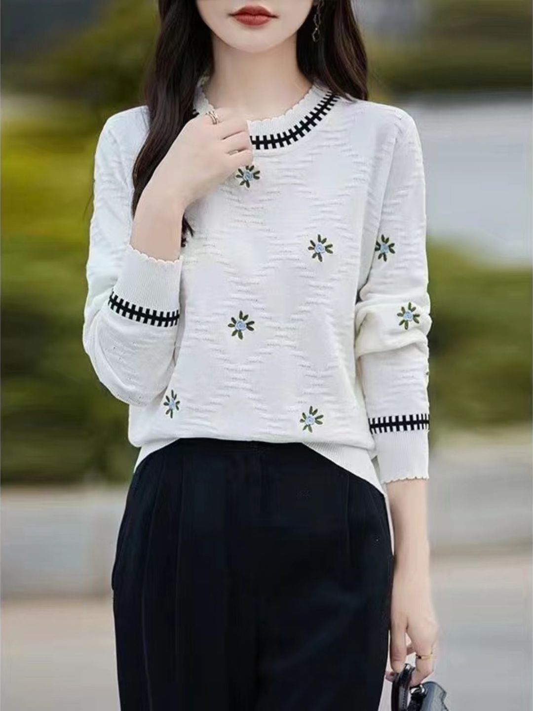 Crew Neck Floral Embroidered Sweater