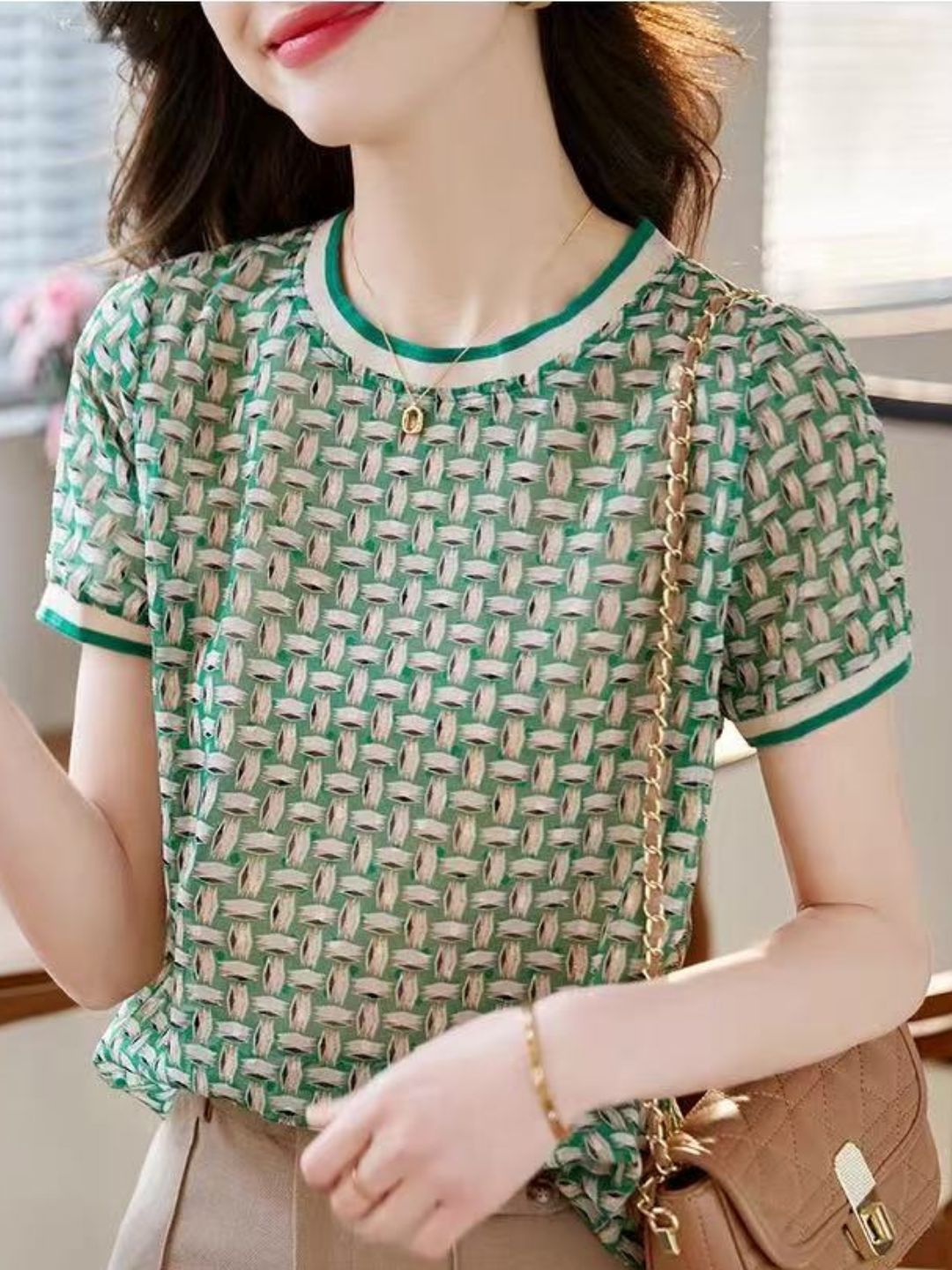 Retro Crew Neck Contrast Top