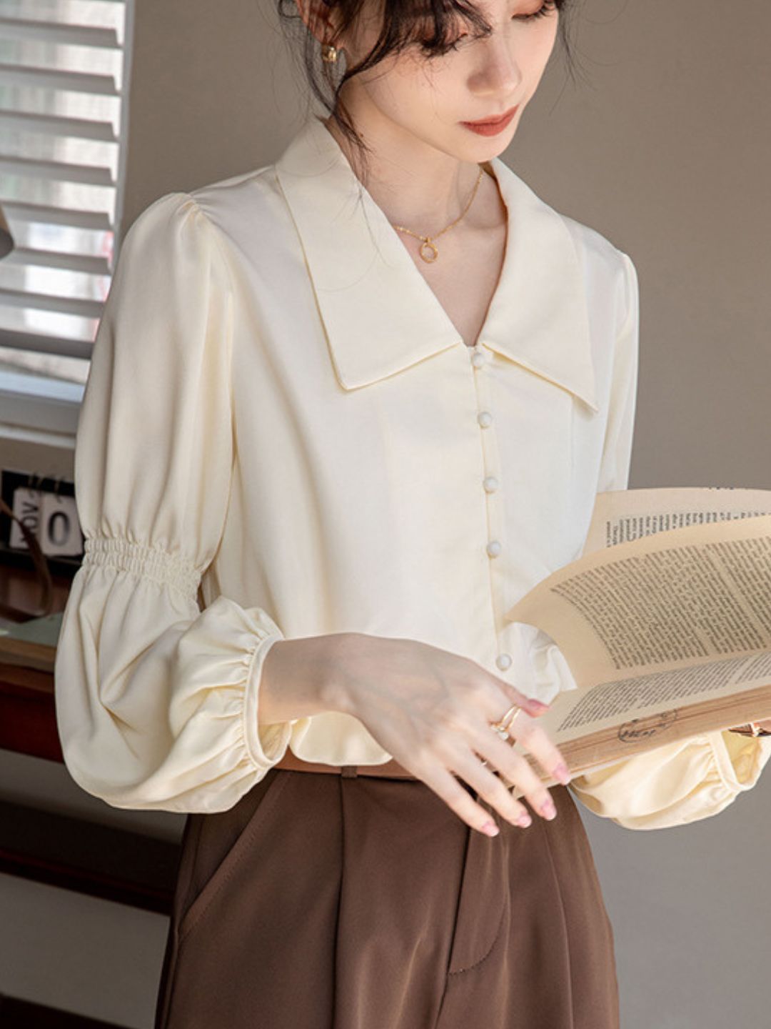 Fashion Lapel Lantern Sleeve Shirt
